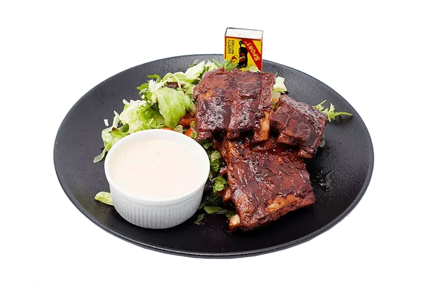 Ribiņas BBQ marinādē ar salātu miksu