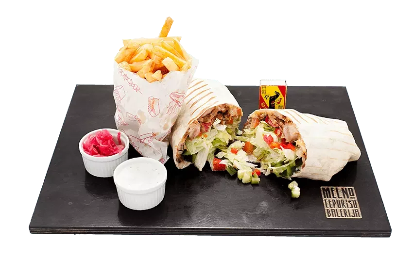 Durum kebabs ar marinētiem sīpoliņiem un frī